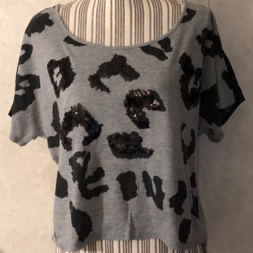 Animal print “Almost Famous” tee